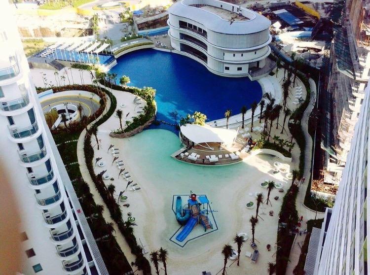 Azure Urban Beach Resort Manila By Radlett Exterior foto