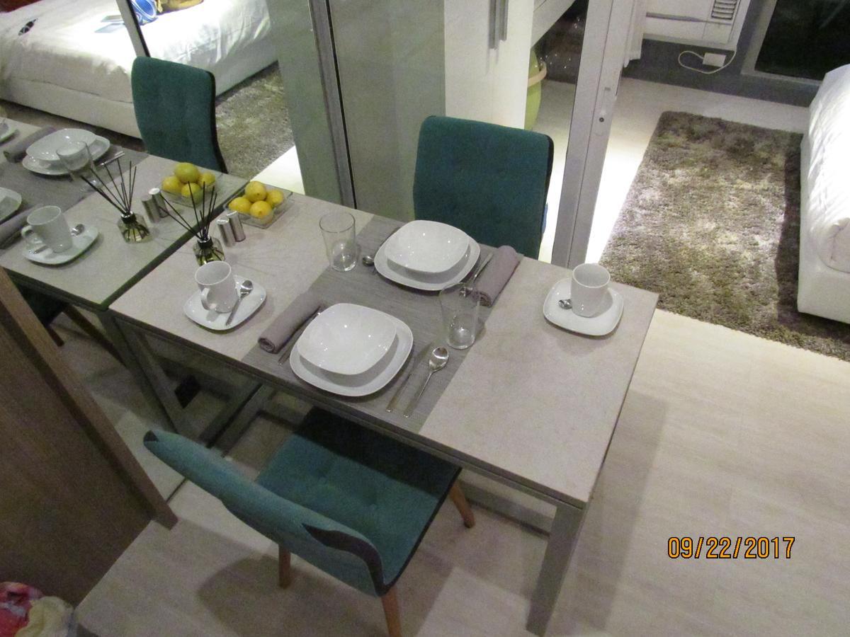Azure Urban Beach Resort Manila By Radlett Exterior foto