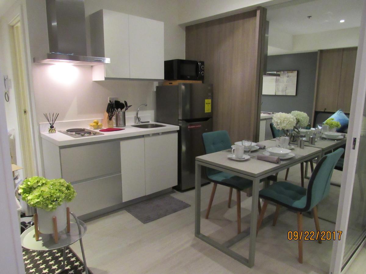 Azure Urban Beach Resort Manila By Radlett Exterior foto