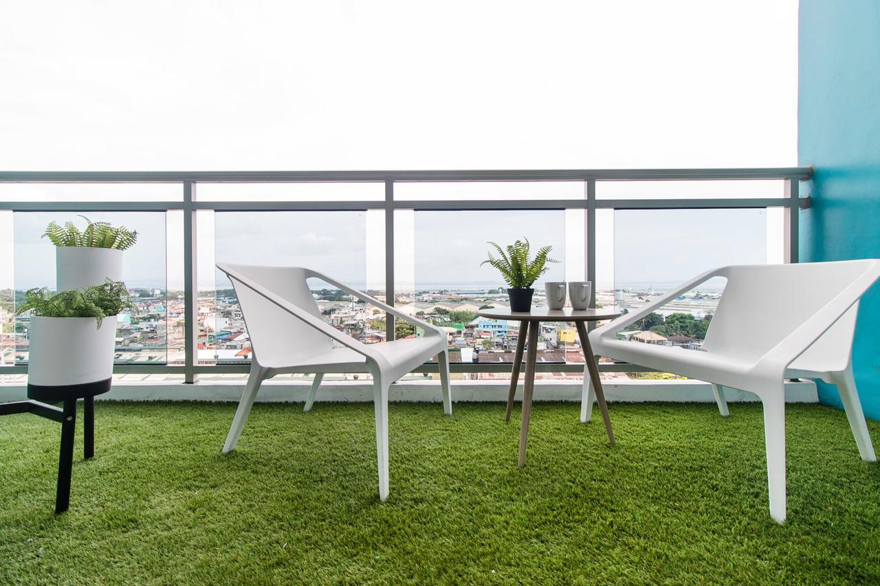 Azure Urban Beach Resort Manila By Radlett Exterior foto
